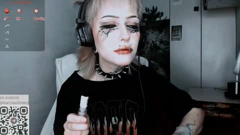 Snapshot of say_mary chatting on September 2025 11:26:01 PM pronoun she. name Mary. age 21. online show from September 2025 11:26:01 PM