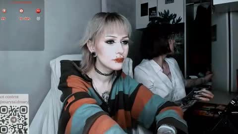 Snapshot of say_mary chatting on September 2025 02:33:02 AM pronoun she. name Mary. age 21. online show from September 2025 02:33:02 AM