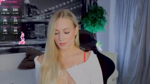 Hello guys our name is Emily Nicole Alice. We are very funny and love to spend time well online show from October 2025 04:49:01 PM