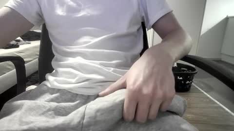 Snapshot of scandi_cock chatting on February 2025 12:37:02 AM scandi_cock online show from February 2025 12:37:02 AM