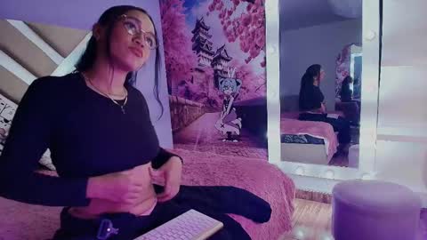 Snapshot of scarleett_ebony chatting on November 2025 07:48:02 PM scarleett_ebony online show from November 2025 07:48:02 PM