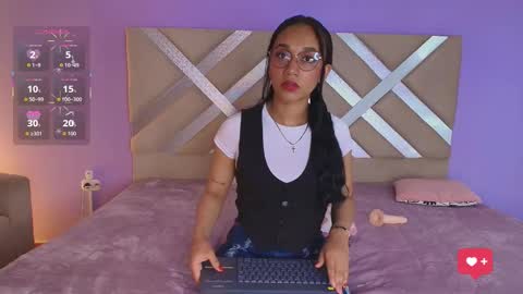 Snapshot of scarleett_ebony chatting on December 2025 07:56:02 PM scarleett_ebony online show from December 2025 07:56:02 PM