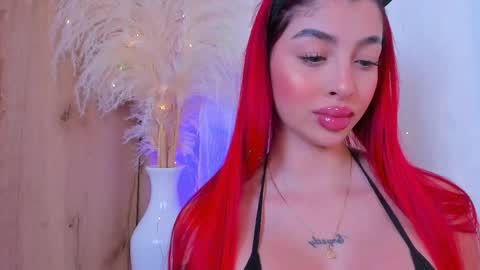 Snapshot of scarleett_jones chatting on October 2025 11:27:01 PM scarleett jones online show from October 2025 11:27:01 PM