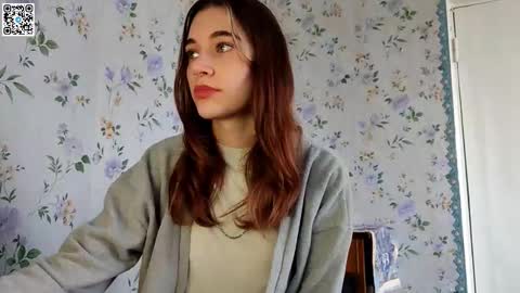 Snapshot of scarlet1flowers chatting on September 2025 08:19:01 AM Kira online show from September 2025 08:19:01 AM