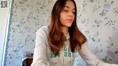 Snapshot of scarlet1flowers chatting on October 2025 08:12:02 AM Kira online show from October 2025 08:12:02 AM