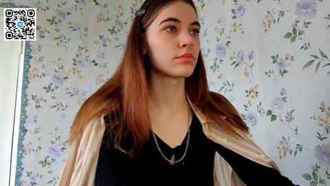 Snapshot of scarlet1flowers chatting on October 2025 08:23:02 AM Kira online show from October 2025 08:23:02 AM