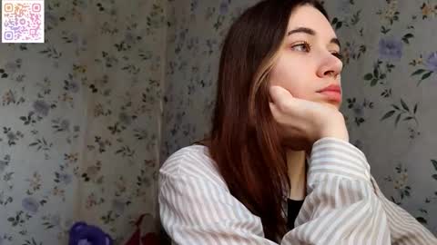 Snapshot of scarlet1flowers chatting on November 2025 09:54:02 AM Kira online show from November 2025 09:54:02 AM