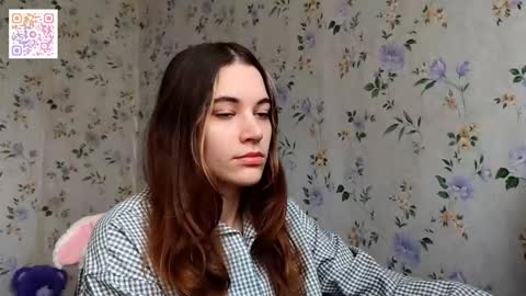 Snapshot of scarlet1flowers chatting on November 2025 09:31:01 AM Kira online show from November 2025 09:31:01 AM