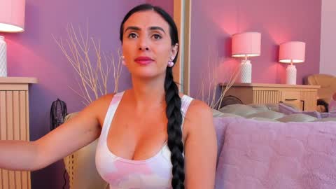 Snapshot of scarlet_edwars chatting on January 2025 03:24:01 PM Scarlet Edwars online show from January 2025 03:24:01 PM