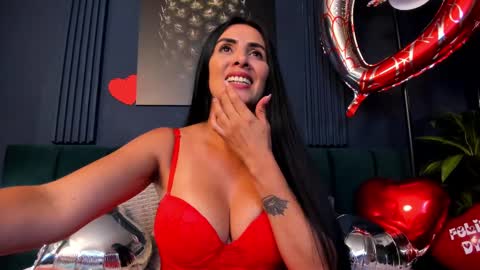 Snapshot of scarlet_edwars chatting on February 2025 10:47:01 PM Scarlet Edwars online show from February 2025 10:47:01 PM