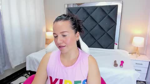 scarlet_lace1 online show from October 2025 06:27:01 PM