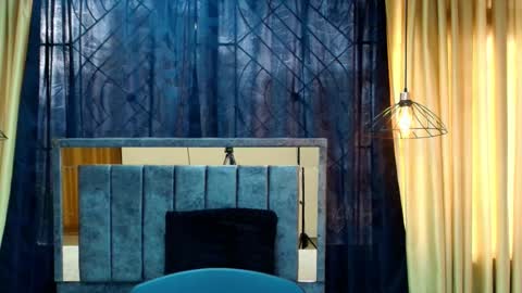 Snapshot of scarlet_milf_ chatting on November 2025 12:18:01 PM SCARLET MILF online show from November 2025 12:18:01 PM