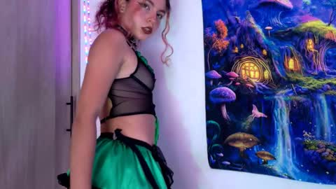 Snapshot of scarletblaze_ chatting on November 2025 06:41:02 PM Scarlet online show from November 2025 06:41:02 PM