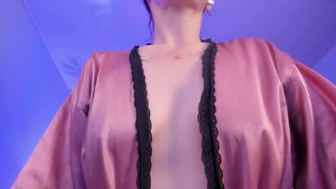 Scarlet  online show from November 2025 04:57:01 AM