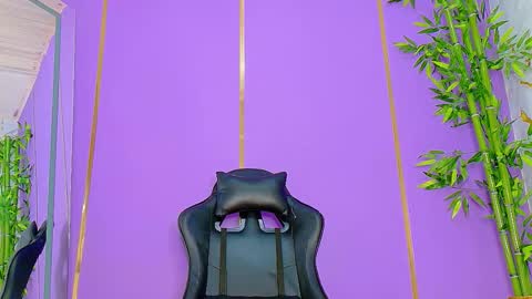 Denis online show from October 2025 12:18:01 AM