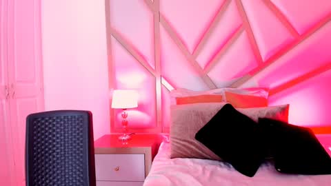 Scarlet online show from February 2025 04:00:02 PM