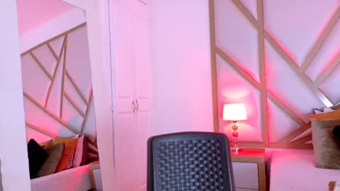 Scarlet online show from February 2025 04:45:02 PM