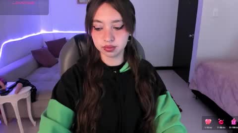 Snapshot of scarlett__cooper__ chatting on October 2025 12:09:01 PM Scarlett online show from October 2025 12:09:01 PM