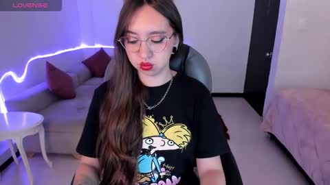 Snapshot of scarlett__cooper__ chatting on November 2025 12:26:01 PM Scarlett online show from November 2025 12:26:01 PM