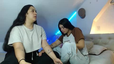 Scarlett and Jazmin online show from October 2025 08:59:01 AM