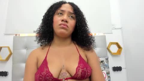 Snapshot of scarlett_fox20 chatting on January 2025 03:22:02 PM scarlett_fox20 online show from January 2025 03:22:02 PM