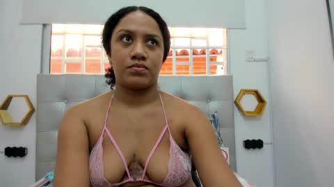 Snapshot of scarlett_fox20 chatting on January 2025 06:24:02 PM scarlett_fox20 online show from January 2025 06:24:02 PM