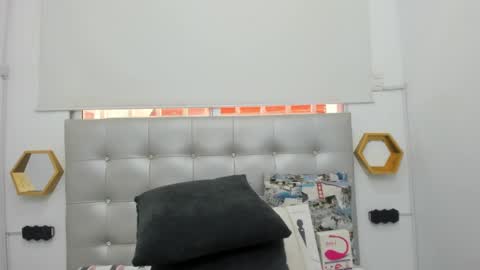 Snapshot of scarlett_fox20 chatting on January 2025 12:23:01 PM scarlett_fox20 online show from January 2025 12:23:01 PM