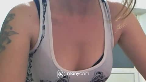 scarlett_queen01 online show from November 2025 04:00:01 AM