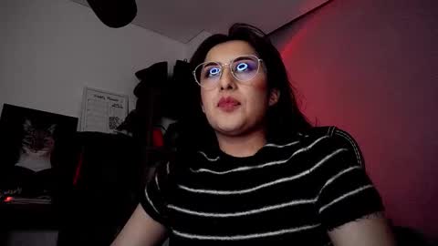 Snapshot of scarlett_sen chatting on October 2025 03:02:02 PM Mistress Scarlett online show from October 2025 03:02:02 PM