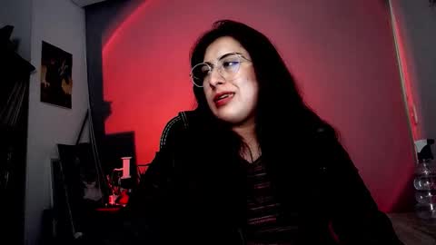 Snapshot of scarlett_sen chatting on November 2025 02:16:01 PM Mistress Scarlett online show from November 2025 02:16:01 PM