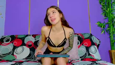 Scarlet online show from September 2025 08:20:02 PM