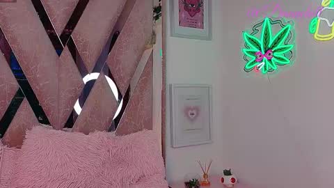 Snapshot of scarlettrusso1 chatting on October 2025 04:40:02 PM Scarlett online show from October 2025 04:40:02 PM