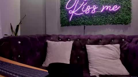 Snapshot of scarlettvelvett chatting on November 2025 05:24:01 PM Scarlet online show from November 2025 05:24:01 PM