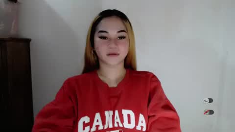 Snapshot of scarletvamp chatting on November 2025 12:33:01 AM scarletvamp online show from November 2025 12:33:01 AM