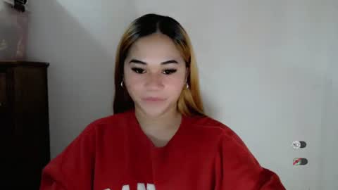 Snapshot of scarletvamp chatting on November 2025 01:37:01 AM scarletvamp online show from November 2025 01:37:01 AM