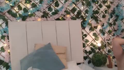 Snapshot of sccarlettjonnes chatting on November 2025 11:43:02 PM SCARLET online show from November 2025 11:43:02 PM