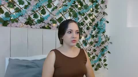 Snapshot of sccarlettjonnes chatting on December 2025 11:15:02 AM SCARLET online show from December 2025 11:15:02 AM