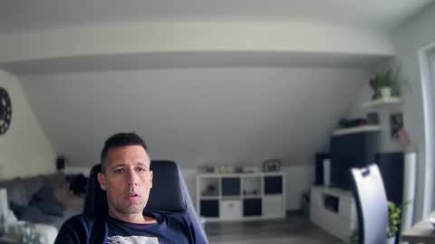 Snapshot of schnuckigeil chatting on October 2025 07:39:01 AM Dildomen online show from October 2025 07:39:01 AM