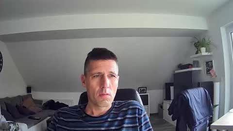 Snapshot of schnuckigeil chatting on November 2025 12:38:02 PM Dildomen online show from November 2025 12:38:02 PM