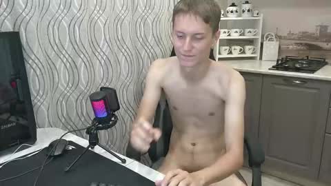 Snapshot of schweppess__ chatting on September 2025 07:06:02 PM Dimka online show from September 2025 07:06:02 PM