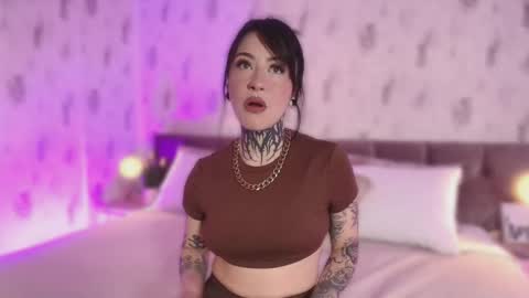 Scolw  online show from October 2025 06:37:01 PM