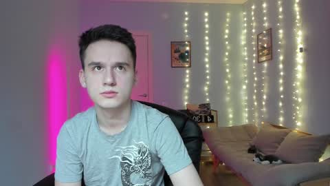 Thomas brunette and Alex blond online show from January 2025 06:20:01 AM