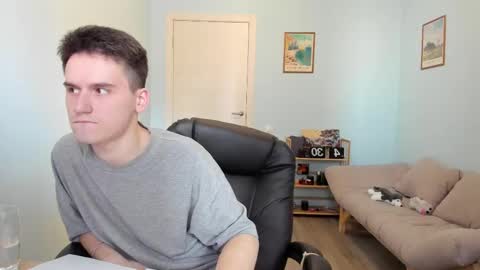 Thomas brunette and Alex blond online show from February 2025 12:48:02 PM