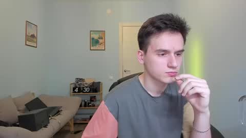 Thomas brunette and Alex blond online show from March 2025 10:52:01 AM