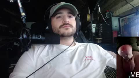 Snapshot of scotchthecat chatting on December 2024 01:26:02 AM Sup online show from December 2024 01:26:02 AM