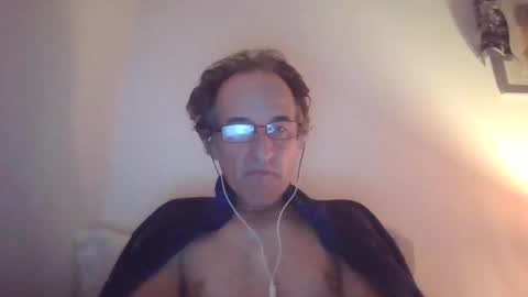 Snapshot of scotchwhieskie chatting on November 2025 12:13:02 AM scotchwhieskie online show from November 2025 12:13:02 AM