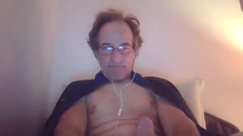 Snapshot of scotchwhieskie chatting on November 2025 12:32:01 AM scotchwhieskie online show from November 2025 12:32:01 AM