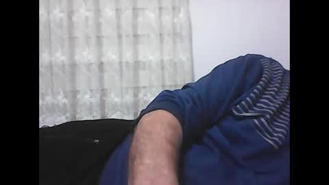 Snapshot of screw2 chatting on February 2025 09:15:02 PM Evren online show from February 2025 09:15:02 PM