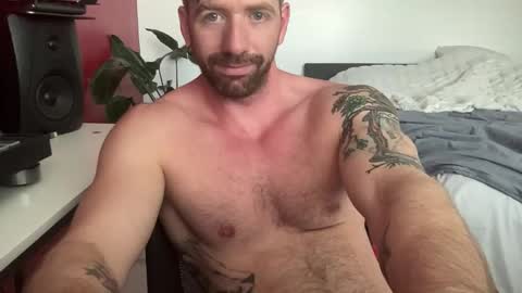 Snapshot of seanbluexxx chatting on November 2025 08:25:02 PM Sean Blue online show from November 2025 08:25:02 PM