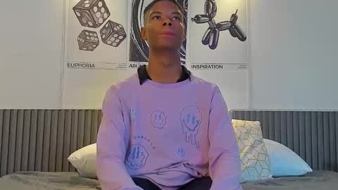 SebastianPaul online show from September 2025 07:04:01 PM